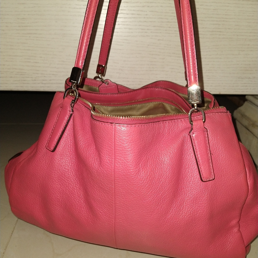 Coach - Picture 3 of 6